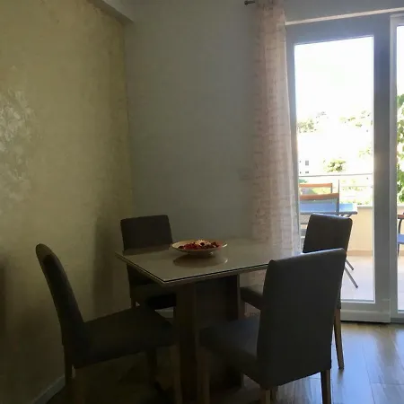 Lozina Apartment *